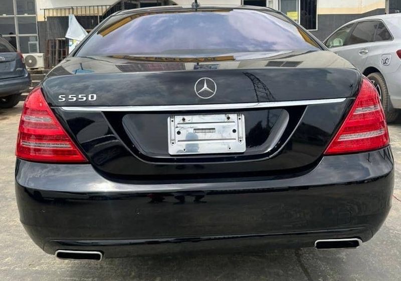 Main image of 2012 Mercedes-Benz S-Class S550